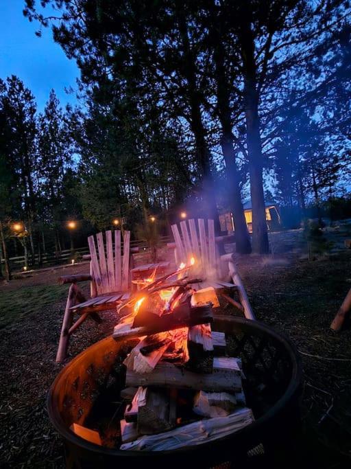 Beautiful Riverfront Near Mt Bachelor With Hot Tub Bend Exterior photo