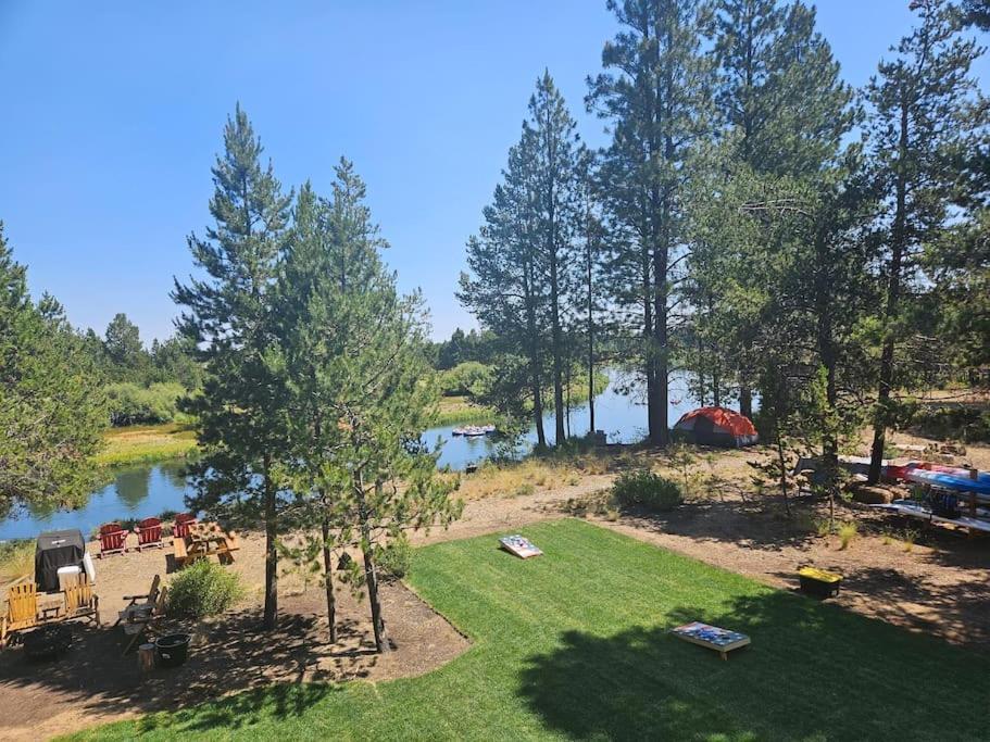 Beautiful Riverfront Near Mt Bachelor With Hot Tub Bend Exterior photo