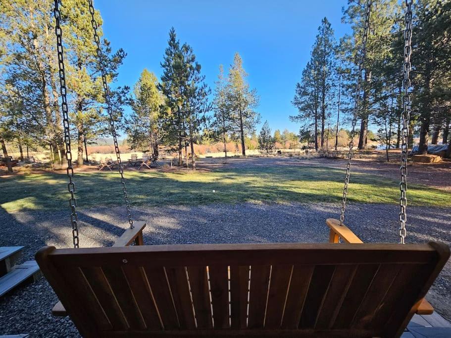 Beautiful Riverfront Near Mt Bachelor With Hot Tub Bend Exterior photo