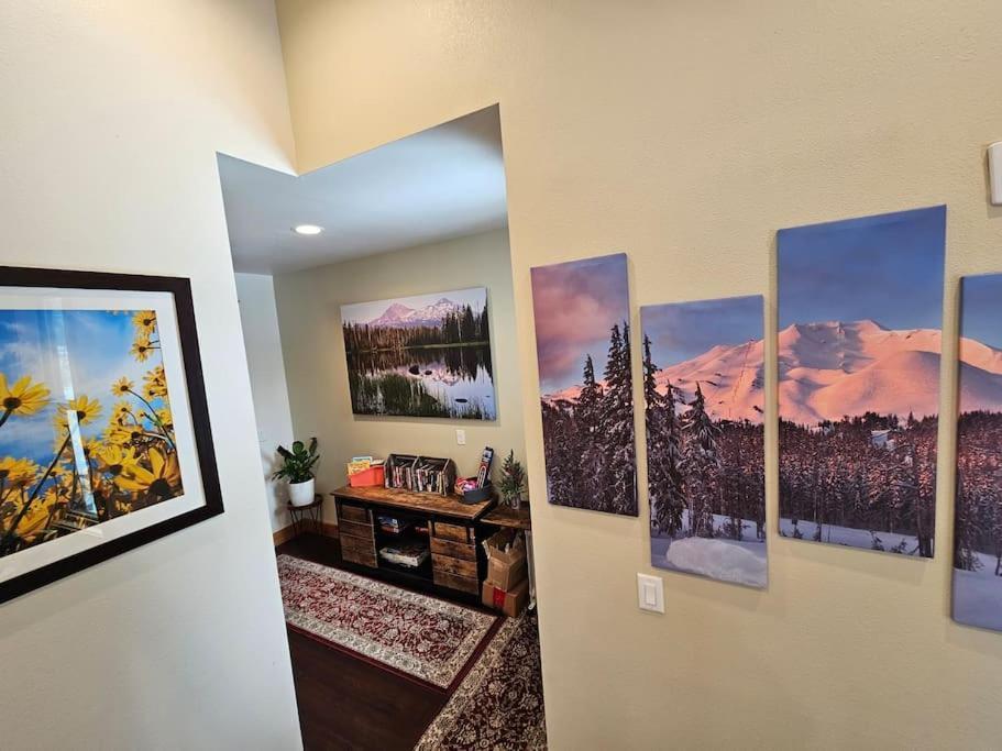 Beautiful Riverfront Near Mt Bachelor With Hot Tub Bend Exterior photo