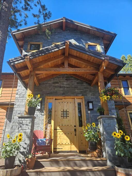 Beautiful Riverfront Near Mt Bachelor With Hot Tub Bend Exterior photo