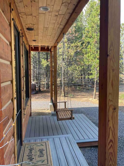 Beautiful Riverfront Near Mt Bachelor With Hot Tub Bend Exterior photo