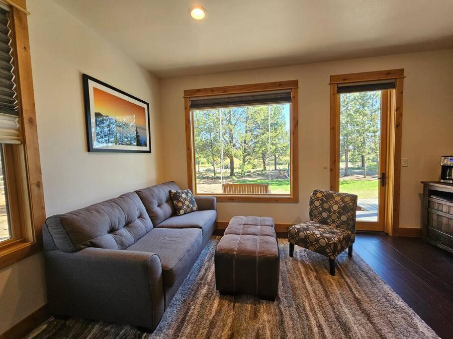 Beautiful Riverfront Near Mt Bachelor With Hot Tub Bend Exterior photo
